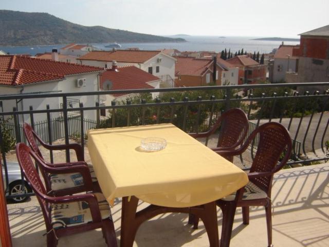 Apartments Ada Primošten Esterno foto